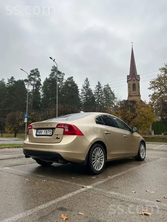 Volvo S60 2011 photo 3