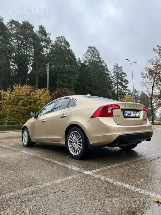 Volvo S60 2011 photo 2