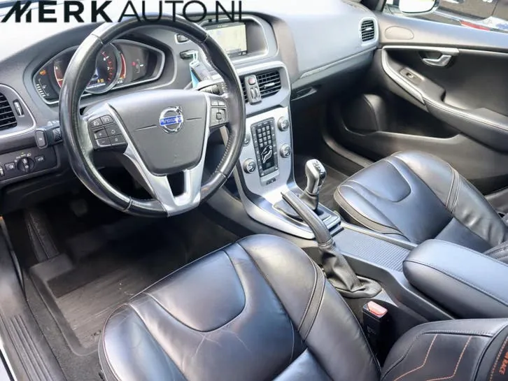 Volvo V40 2014 photo 2