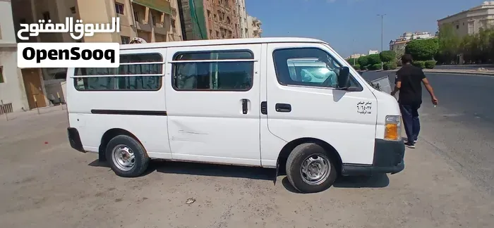 Nissan Urvan 2008 photo 2