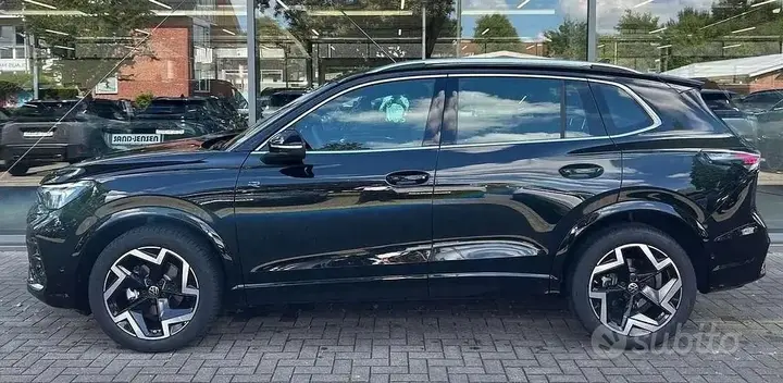 Volkswagen Tiguan 2024 photo 2