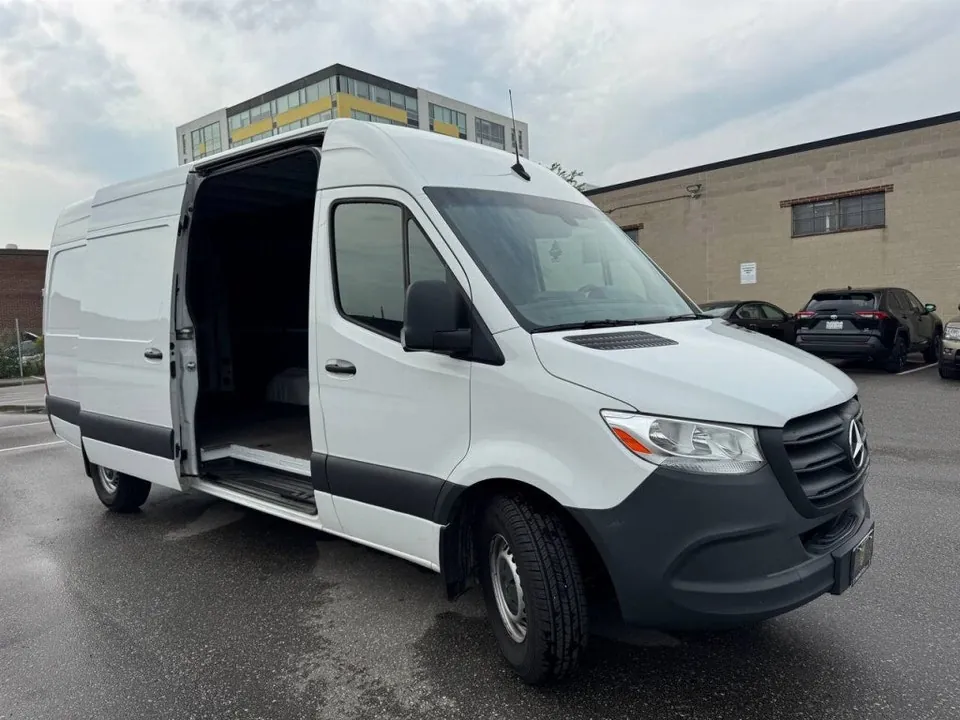 Mercedes-Benz Sprinter 2024 photo 4