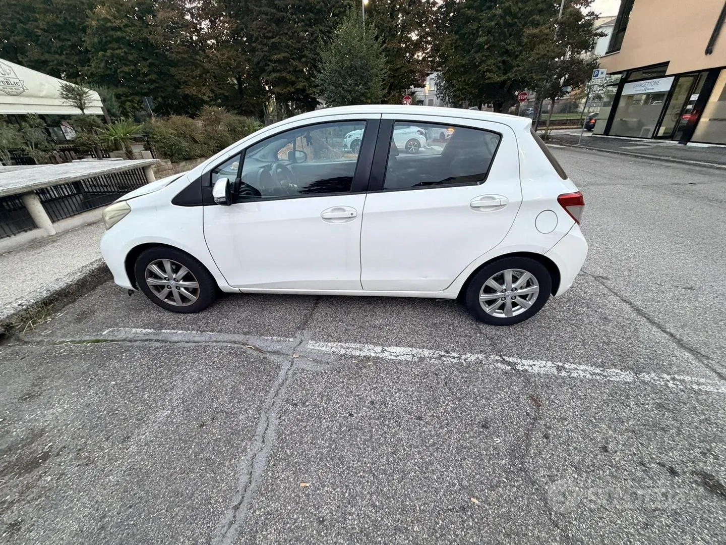 Toyota Yaris 2012 photo 3