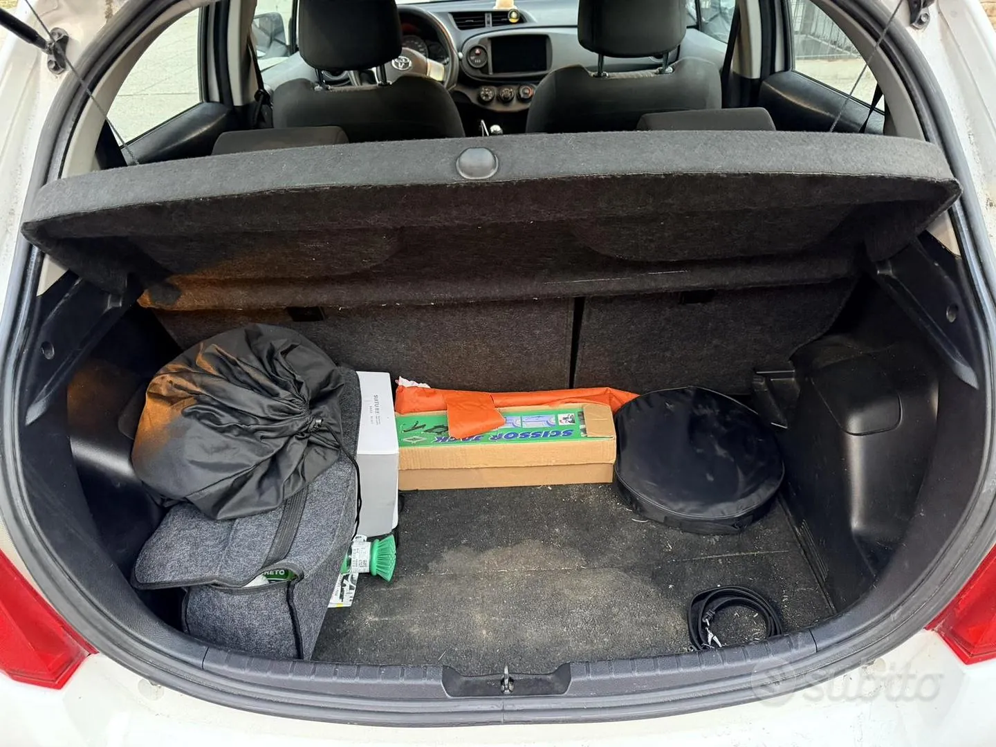 Toyota Yaris 2012 photo 5