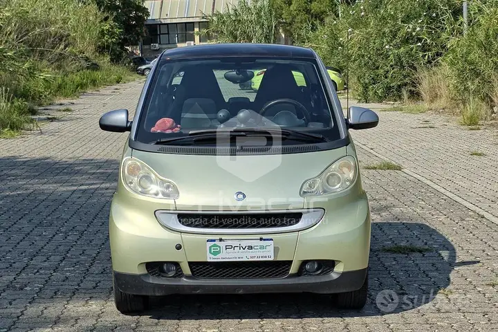 Smart Fortwo 2010 photo 2