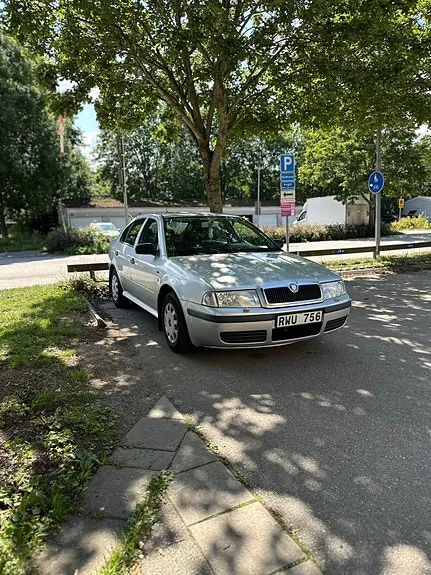 Skoda Octavia 2001 photo 2