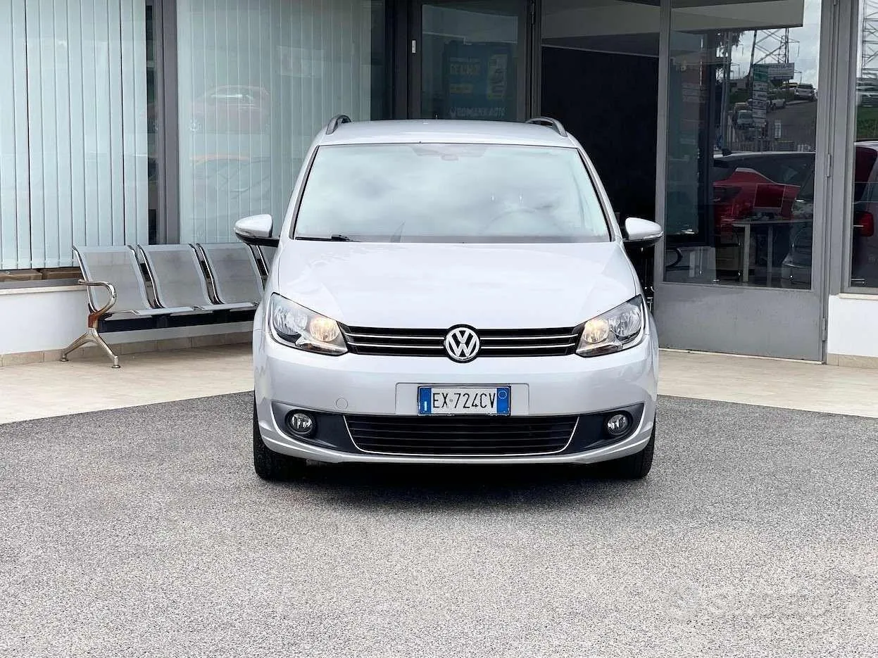 Volkswagen Touran 2014 photo 2