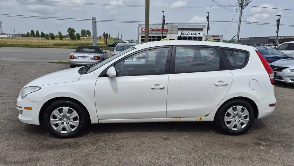 Hyundai Elantra 2010 photo 2