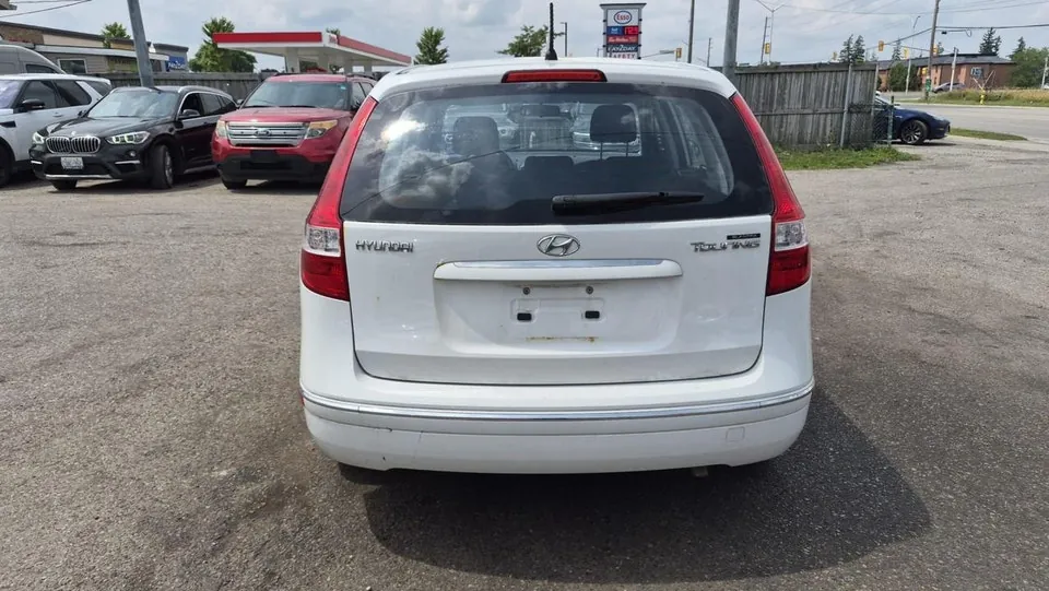 Hyundai Elantra 2010 photo 4