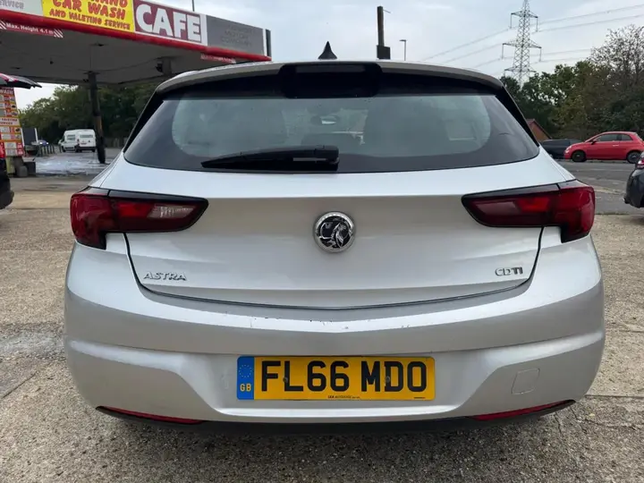 Vauxhall Astra 2016 photo 5