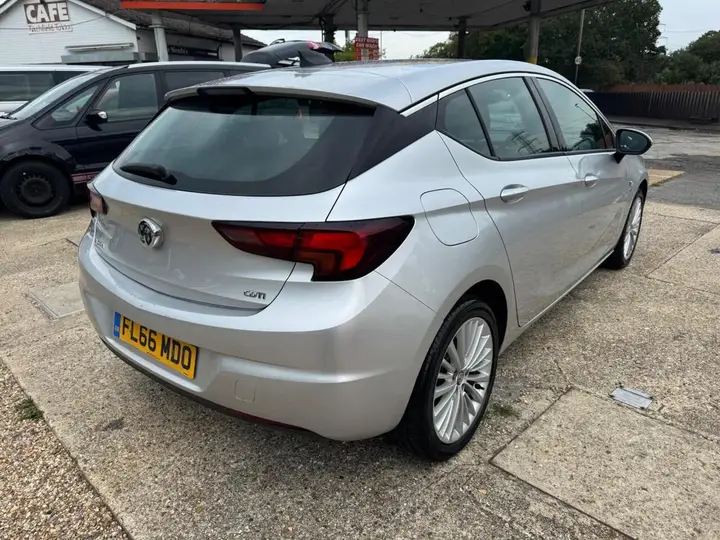Vauxhall Astra 2016 photo 4