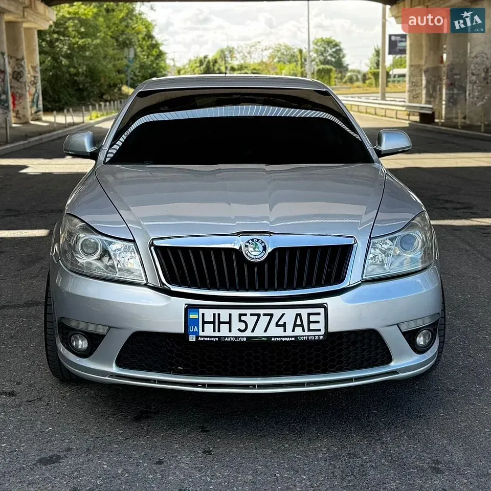 Skoda Octavia 2011 photo 2