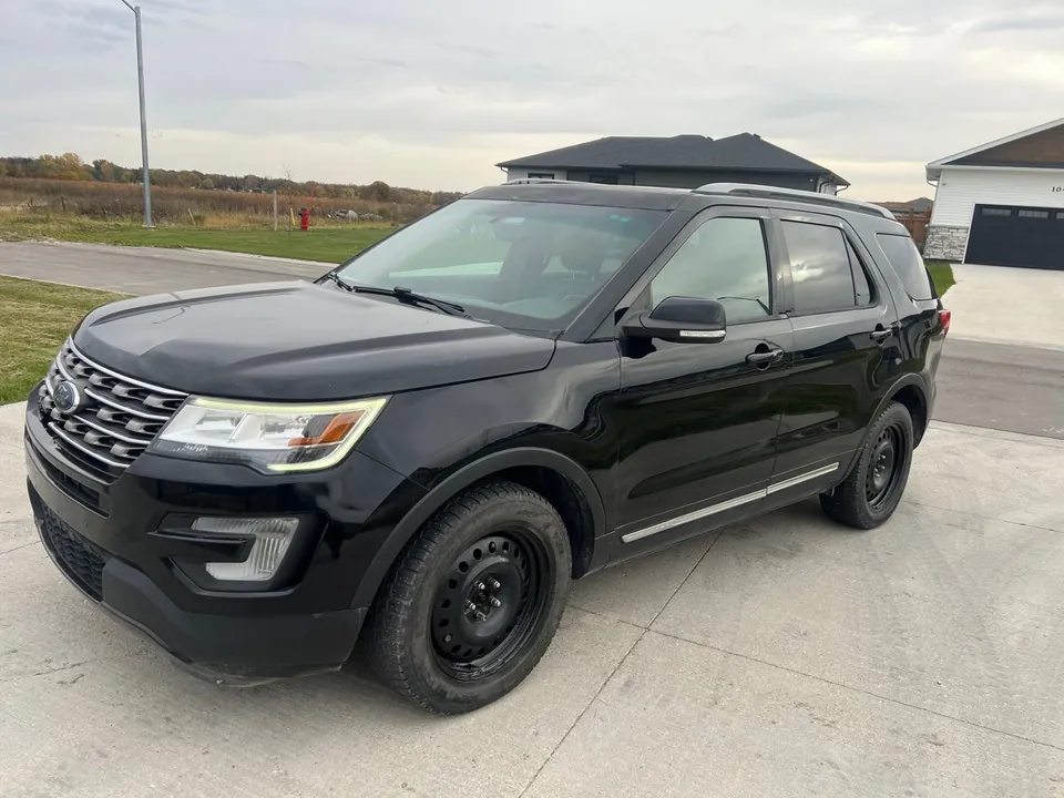 Ford Explorer 2016 photo 2