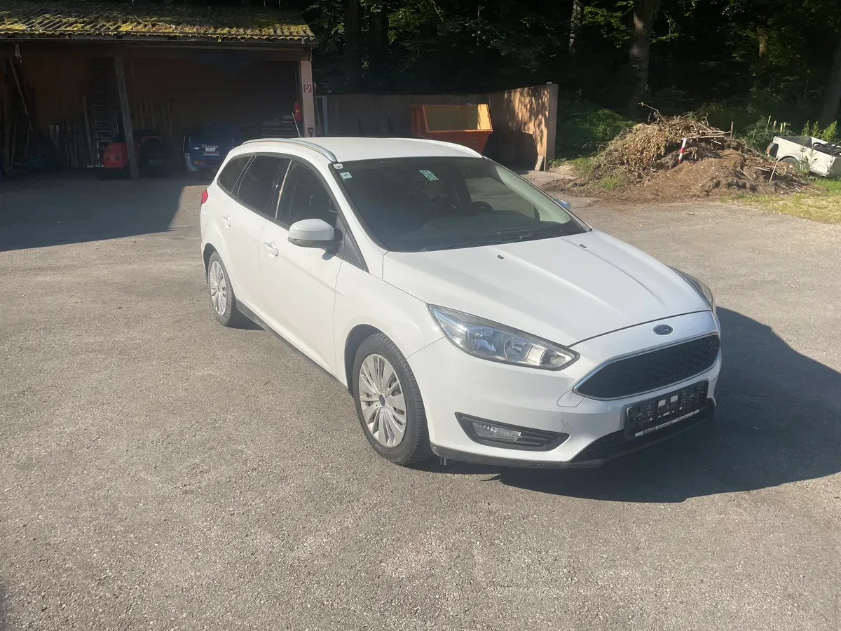 Ford Focus Traveller 2015 photo 3