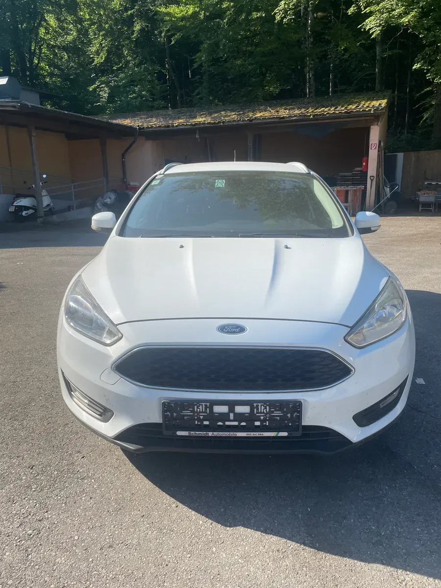 Ford Focus Traveller 2015 photo 2