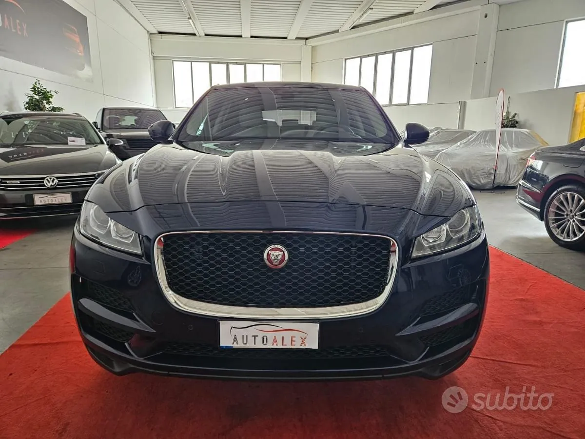 Jaguar F-Pace 2019 photo 2