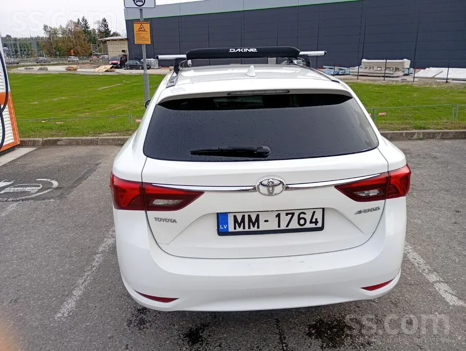 Toyota Avensis 2015 photo 5