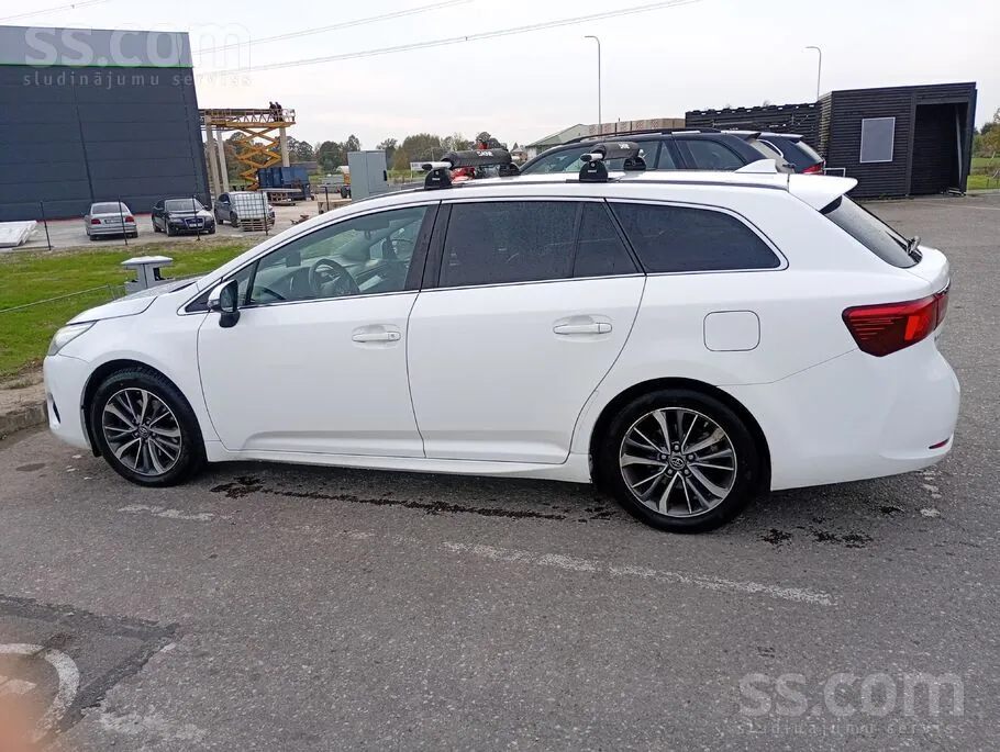 Toyota Avensis 2015 photo 4