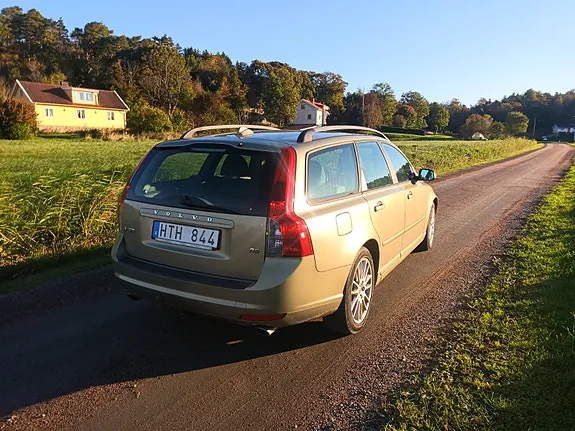 Volvo V50 2009 photo 2
