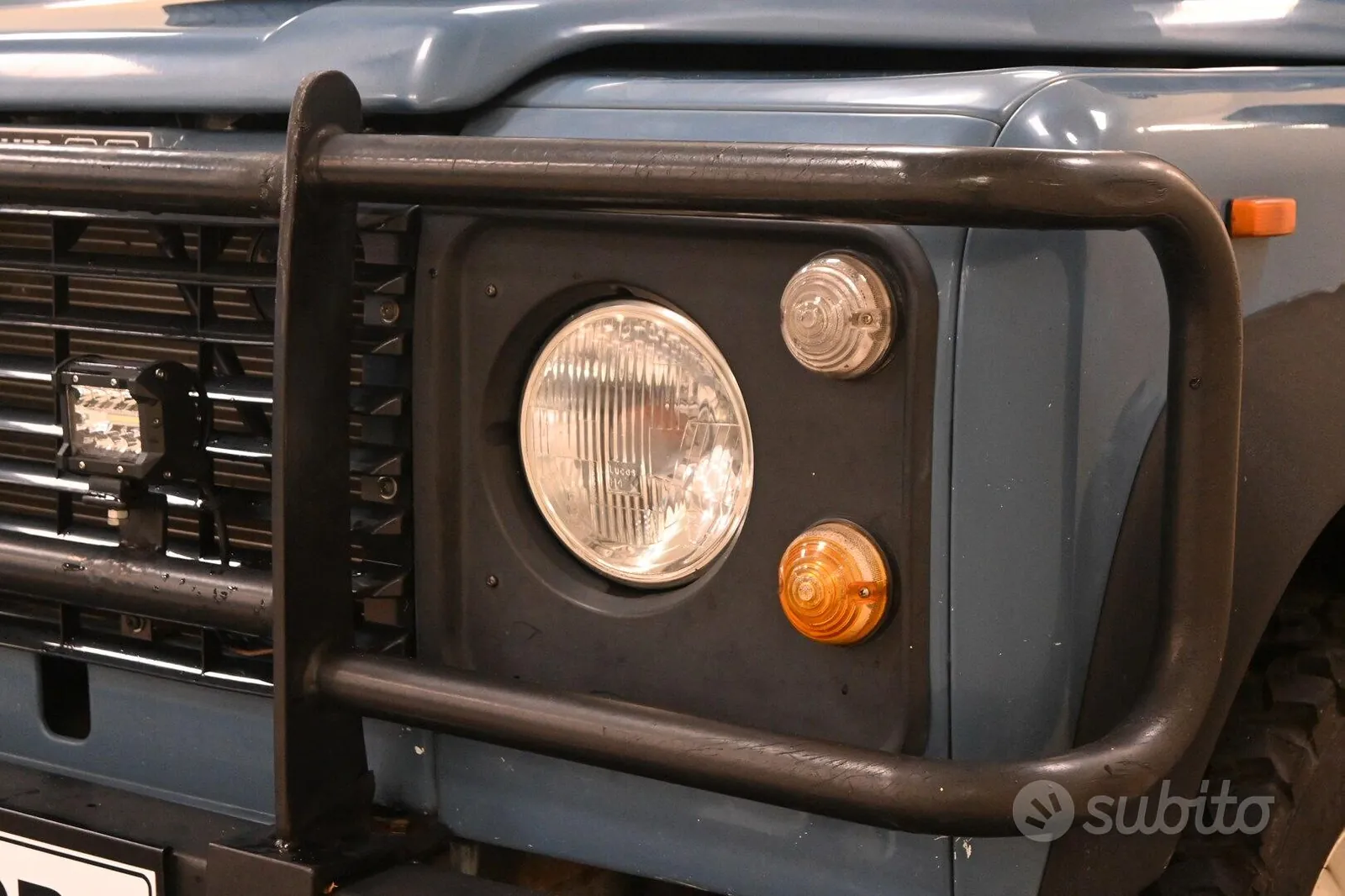 Land Rover Defender 1990 photo 3
