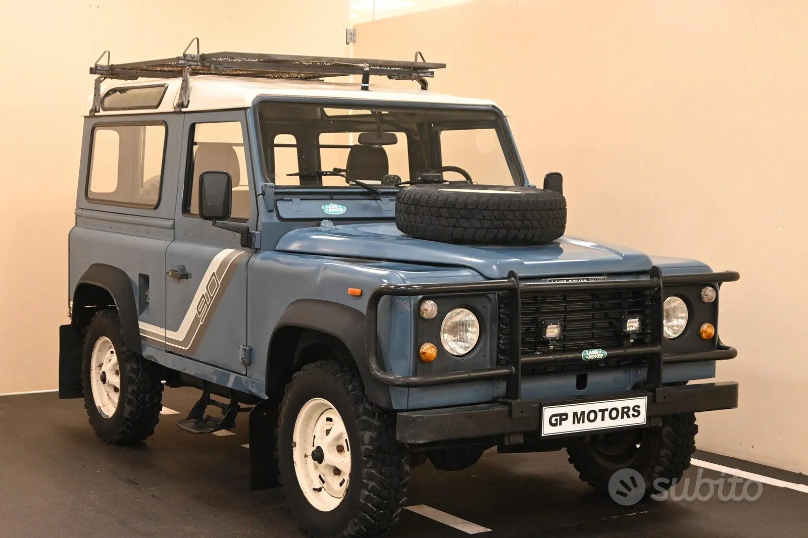Land Rover Defender
