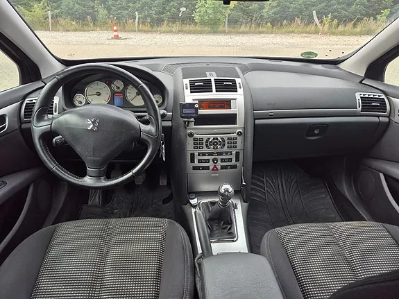 Peugeot 407 2008 photo 5