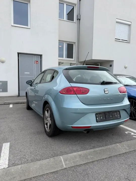 Seat Leon 2009 photo 2