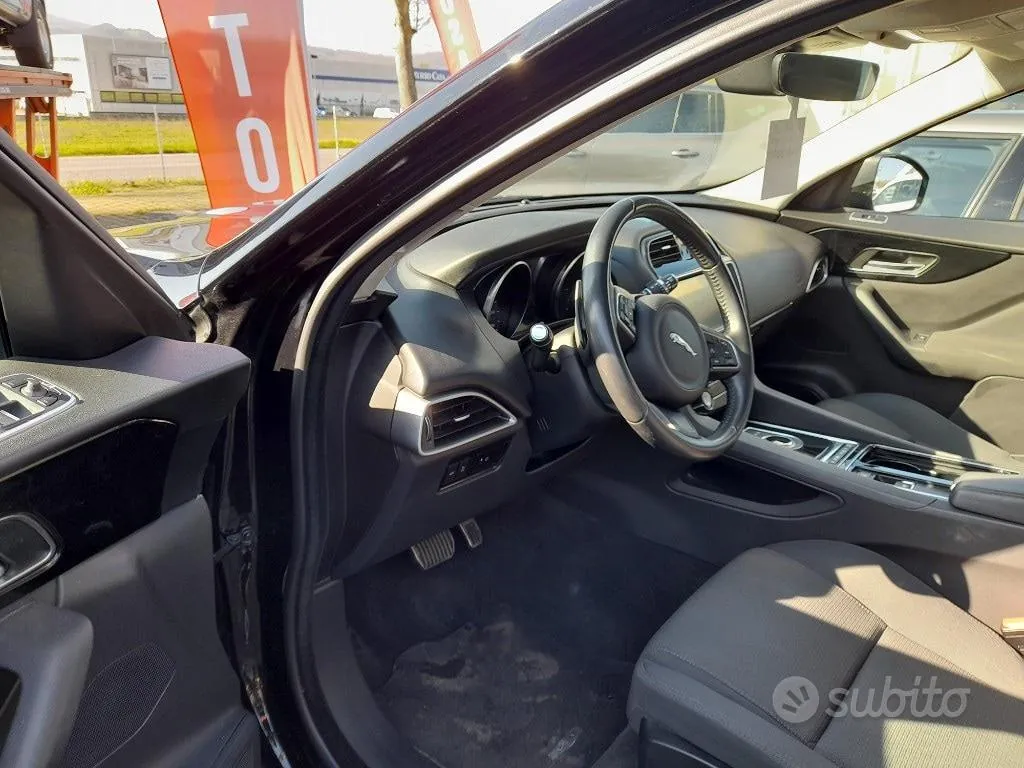 Jaguar F-Pace 2019 photo 5