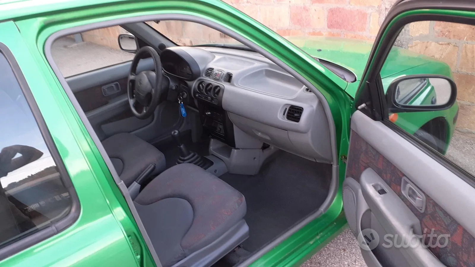 Nissan Micra 2000 photo 3