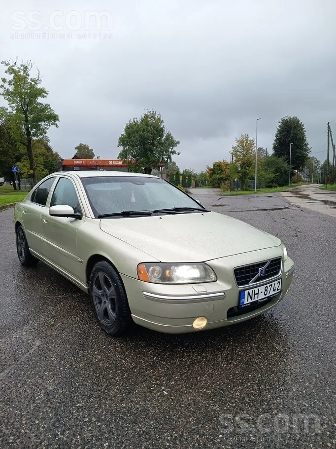 Volvo S60 2004 photo 2