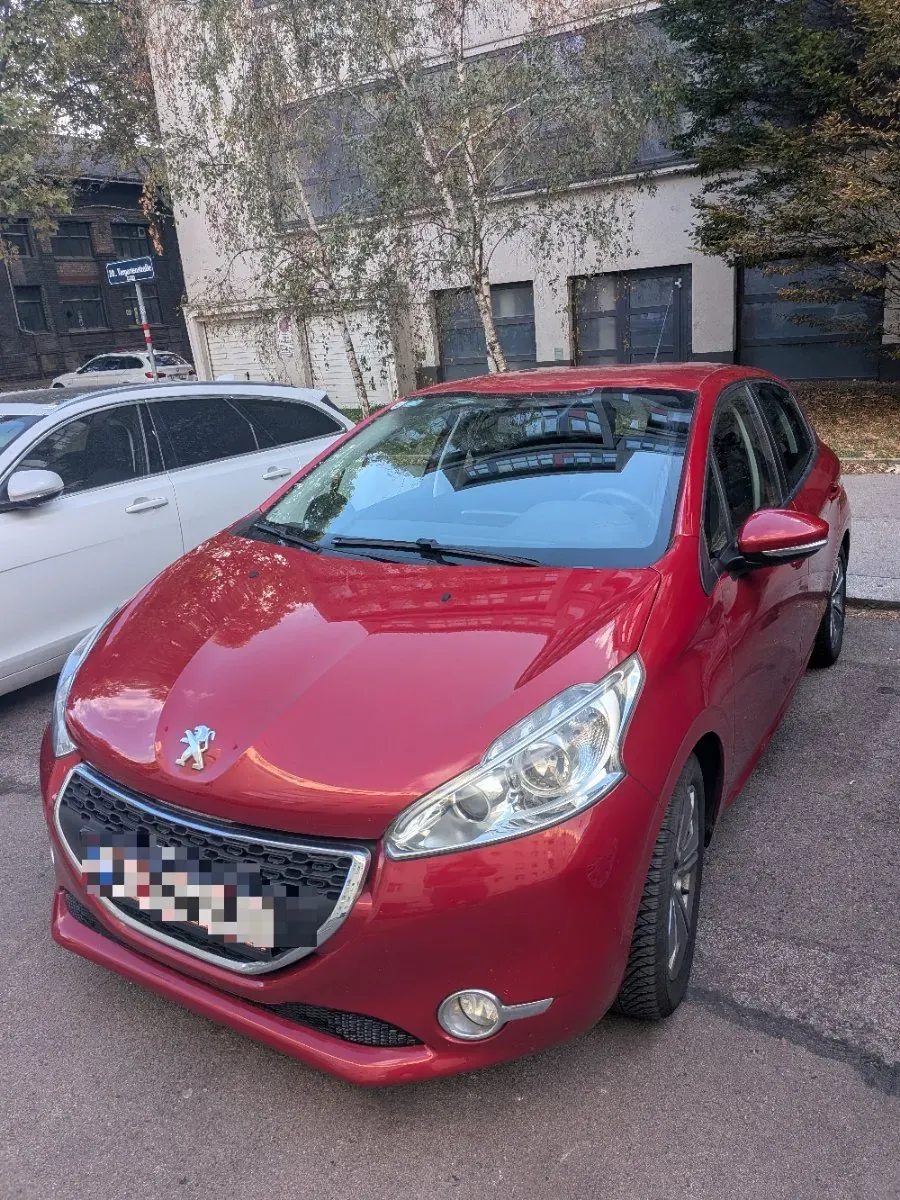 Peugeot 208