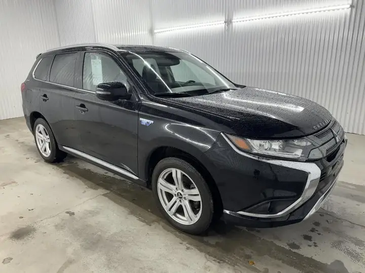 Mitsubishi Outlander 2022 photo 5