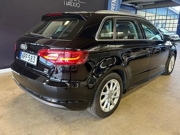 Audi A3 2015 photo 3