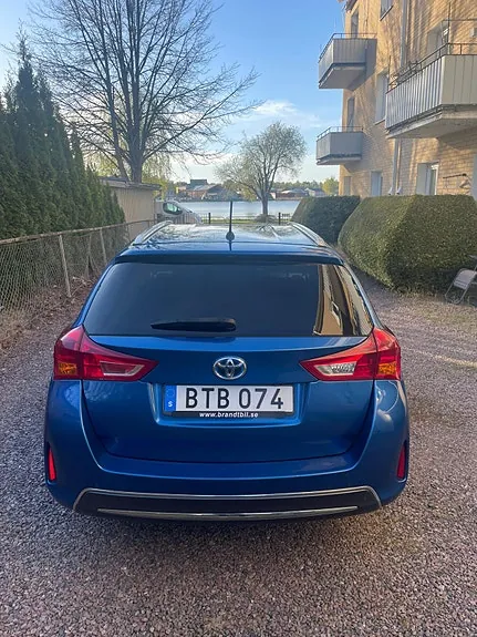 Toyota Auris 2014 photo 4