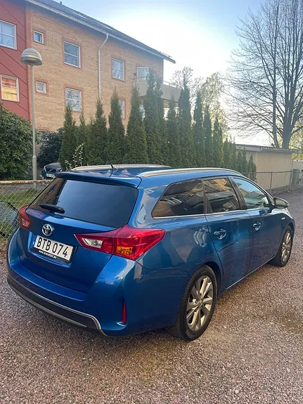 Toyota Auris 2014 photo 3
