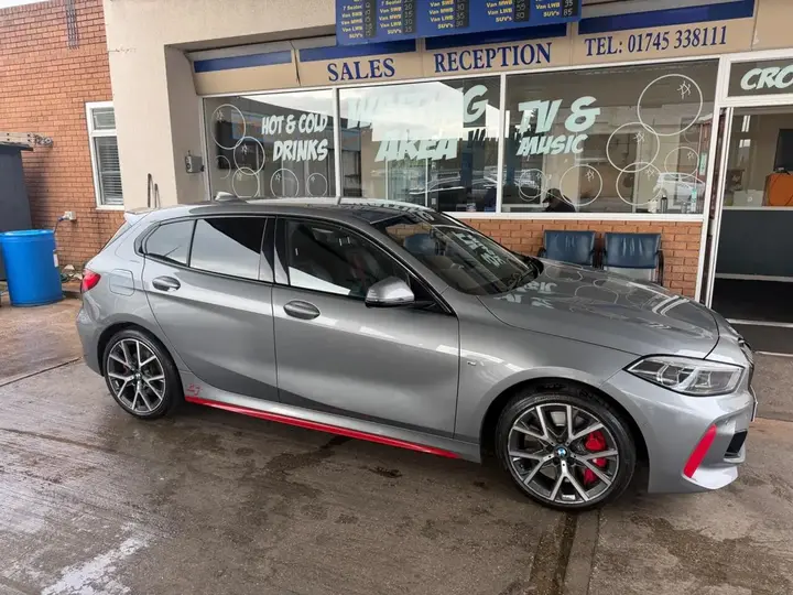 BMW 1 Series 2024 photo 3