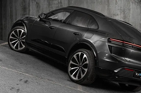 Porsche Macan Turbo 2024 photo 4