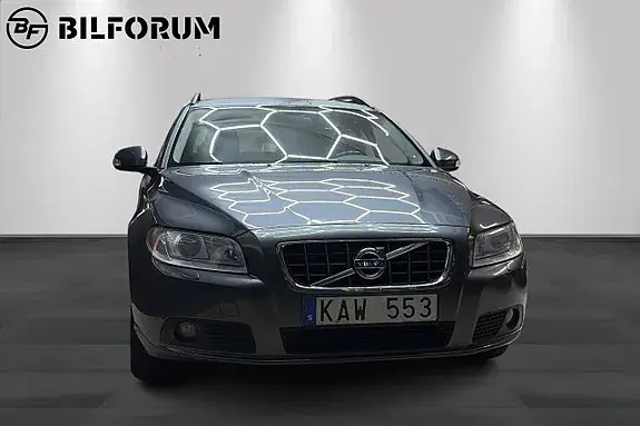 Volvo V70 2010 photo 3