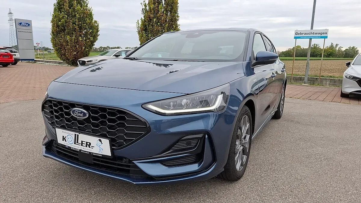 Ford Focus 2022 photo 2