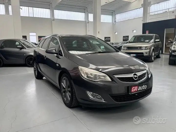 Opel Astra 2011 photo 4