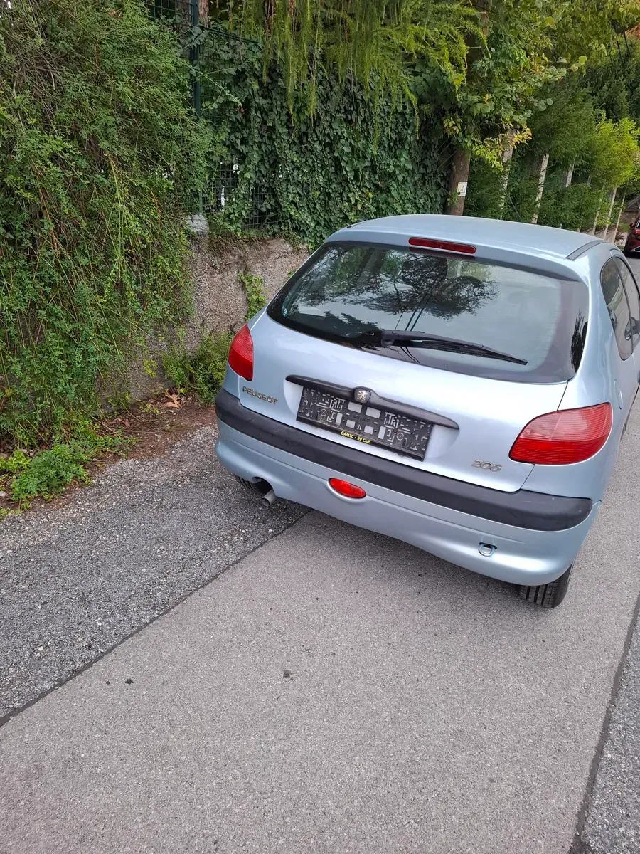 Peugeot 206 2002 photo 3