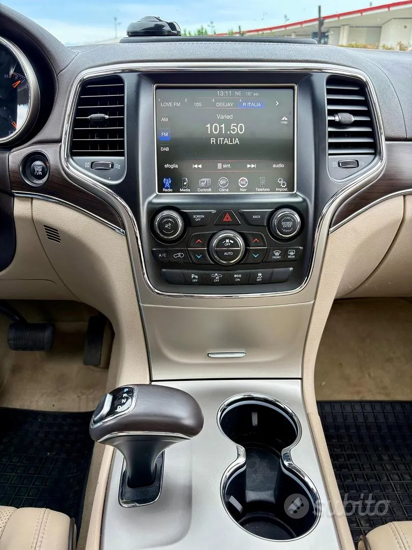 Jeep Grand Cherokee 2015 photo 4