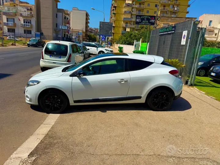Renault Megane 2010 photo 4