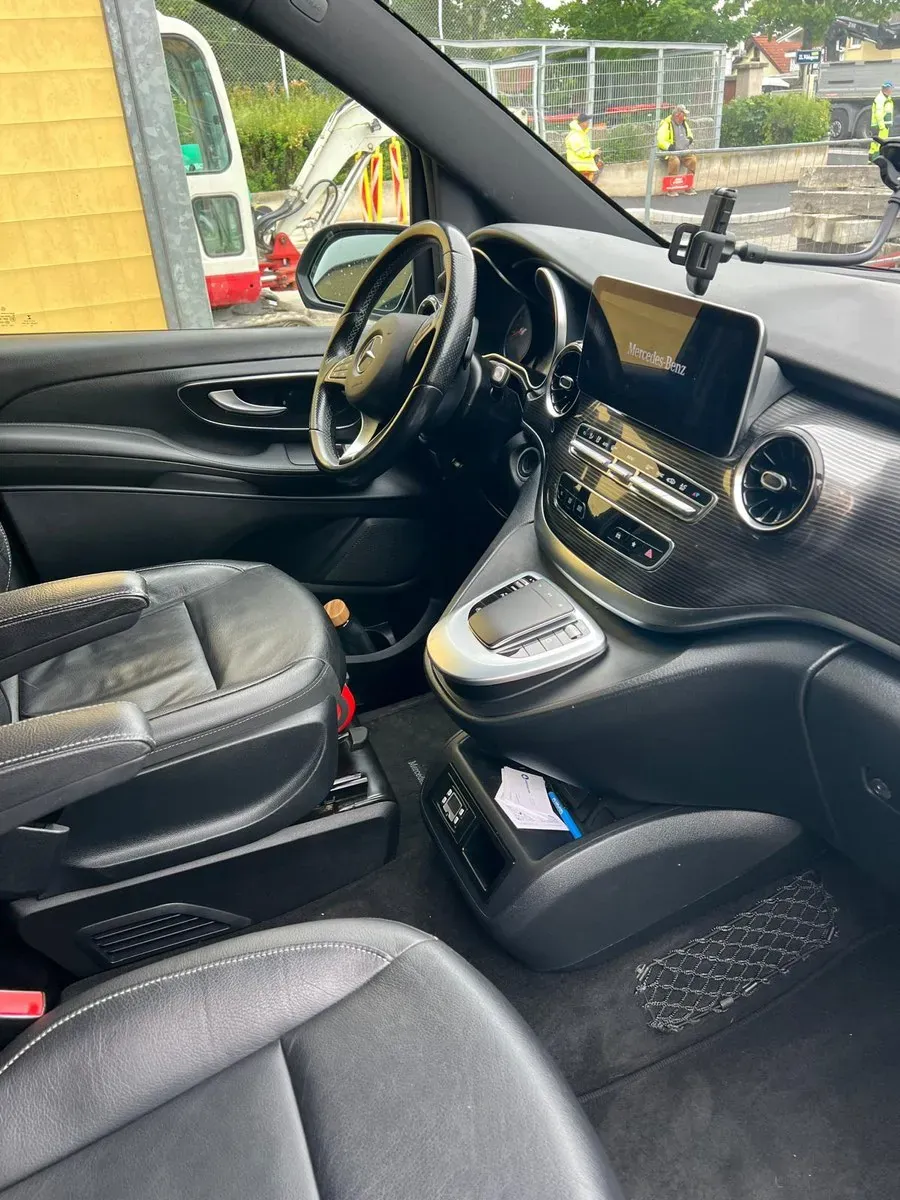 Mercedes-Benz V-Class 2020 photo 2