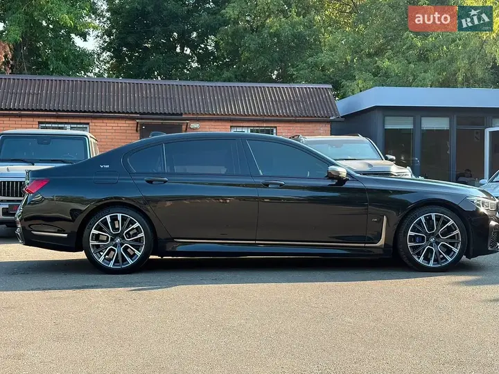 BMW 7 Series 2021 photo 3