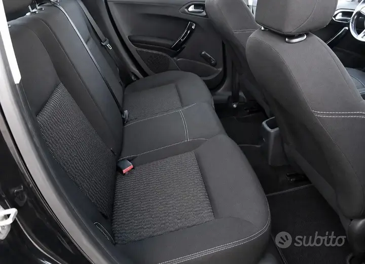 Peugeot 208 2017 photo 5
