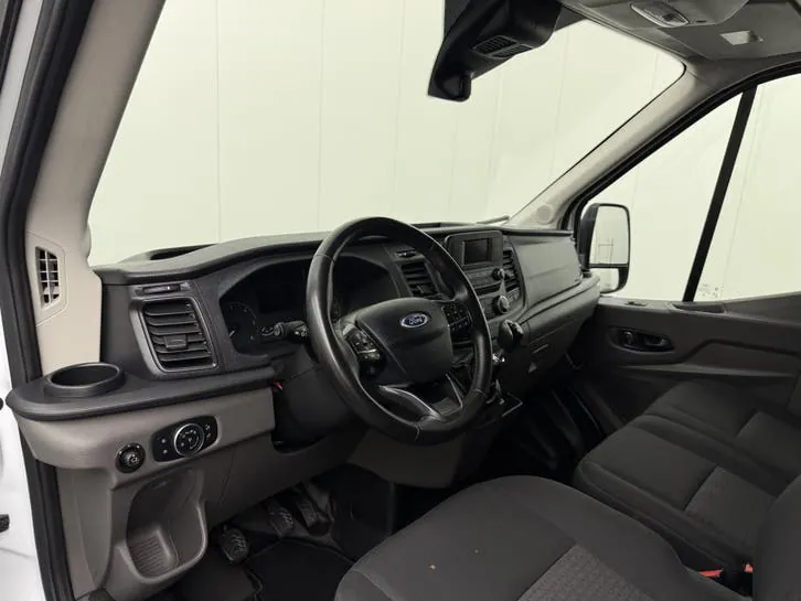 Ford Transit 2023 photo 3