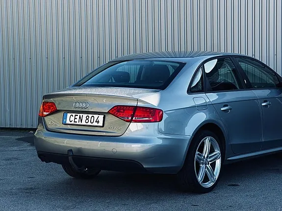 Audi A4 2010 photo 5