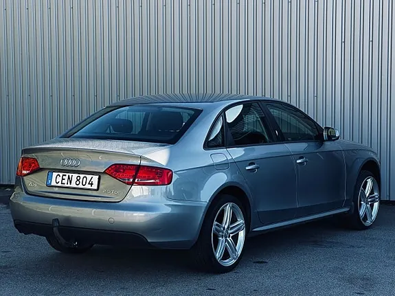 Audi A4 2010 photo 4