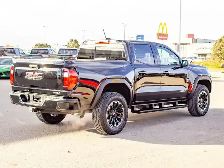 GMC Canyon 2026 photo 4